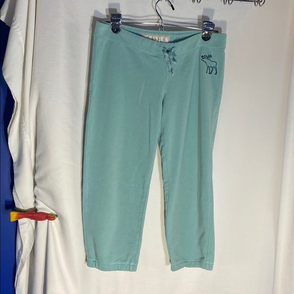 Abercrombie & Fitch Pants - Abercrombie and Fitch sweatpants, 3/4 length, size small